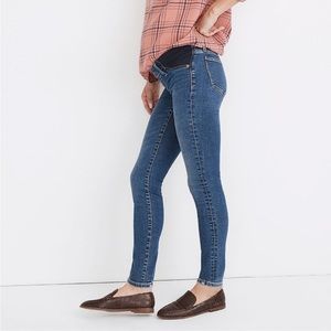 Maternity Side-Panel Skinny Jeans in Wendover Wash